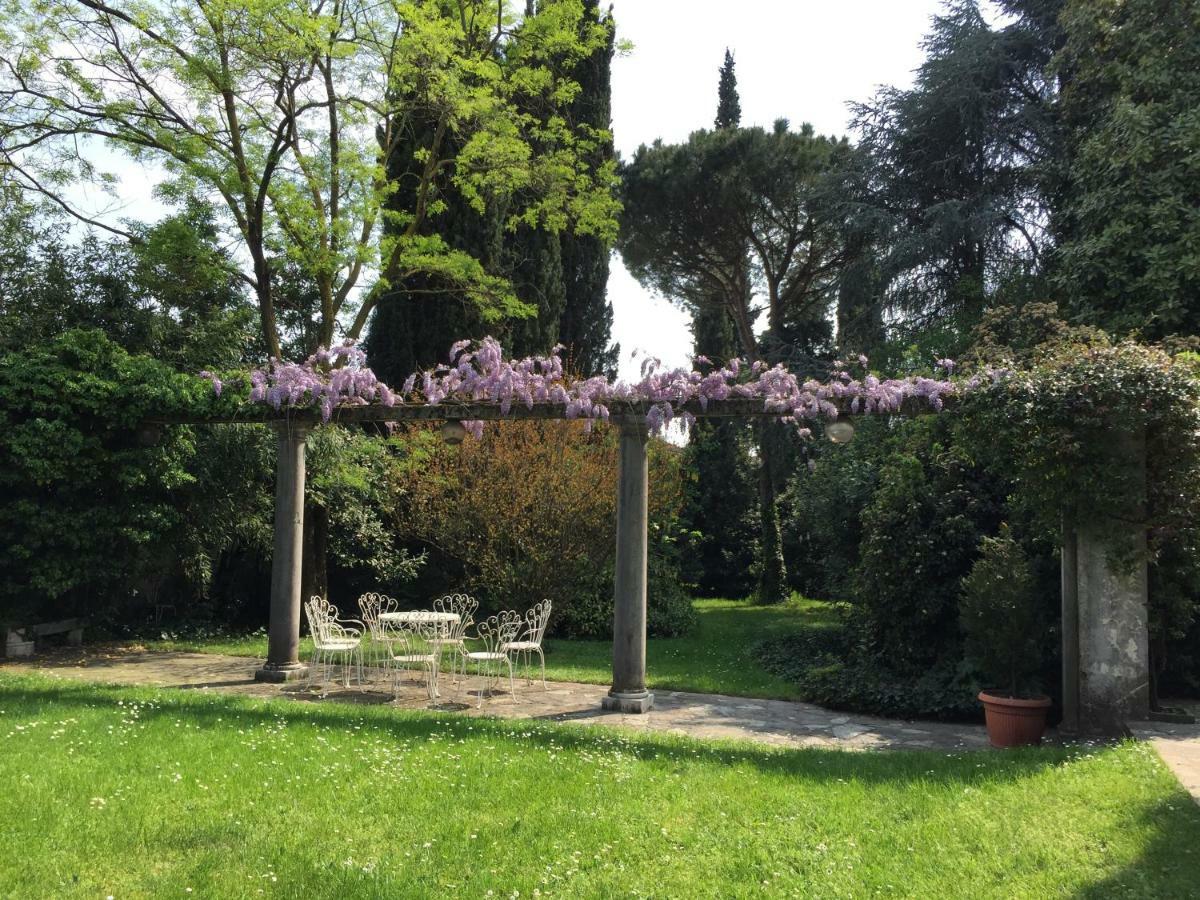 B&B La Villa Mediterranea Passirano Exterior foto